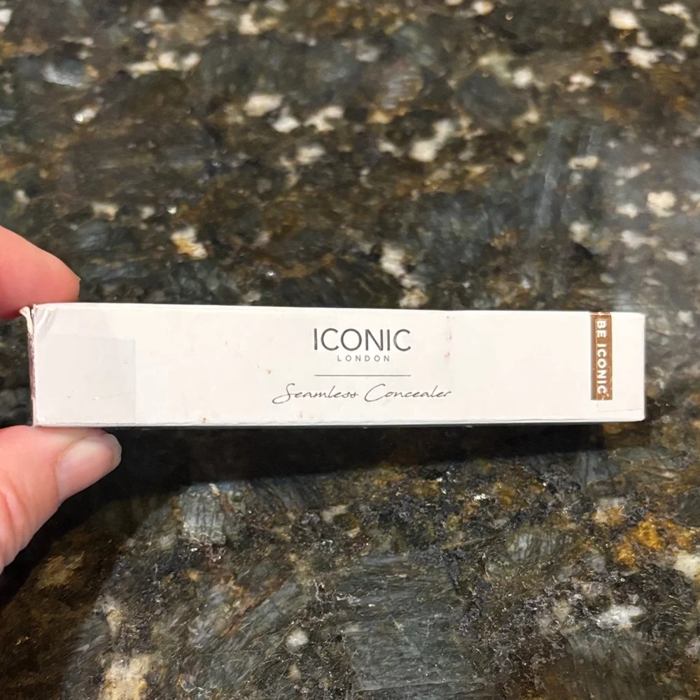 NIB ICONIC LONDON DEEPEST NUDE SEAMLESS CONCEALER